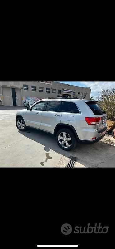 Usata Jeep Grand Cherokee 241 CV (177 kW) 2011 Grigio SUV