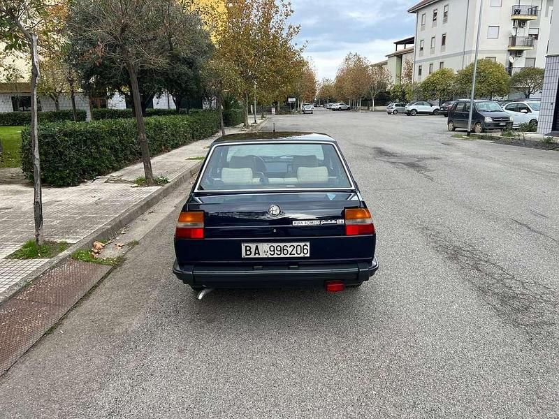 Usata Alfa Romeo Giulietta 109 CV (80 kW) 1978 Blu/azzurro Berlina