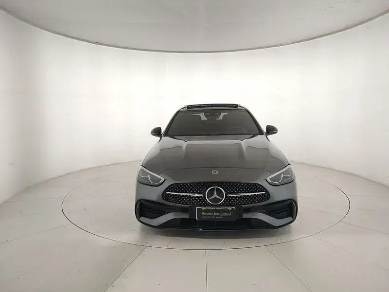 Usata Mercedes C220 AMG line 197 CV (144 kW) 2025 Grigio scuro Utilitaria