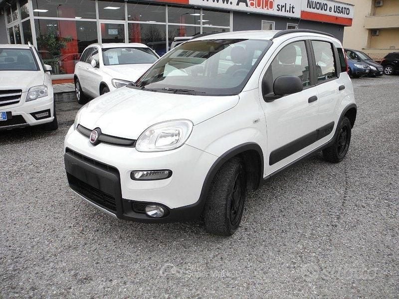 Usata Fiat Panda 4x4 S 95 CV (69 kW) 2018 Bianco Utilitaria