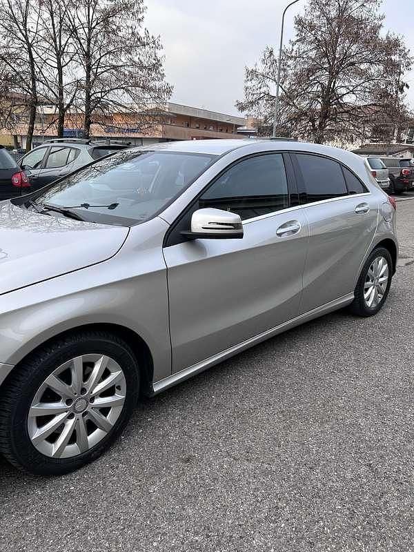 Usata 2012 Mercedes A180 Tre volumi | 8300 € (Ottimo prezzo) - Immagine 1/4