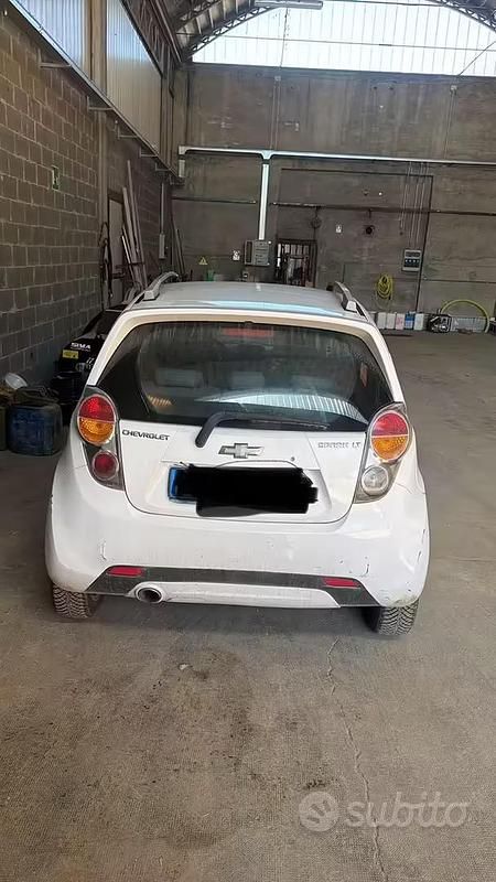 Usata Chevrolet Spark 81 CV (59 kW) 2010 Bianco Utilitaria