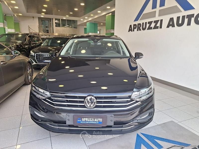 Usata VW Passat Business 122 CV (89 kW) 2021 Nero Station wagon