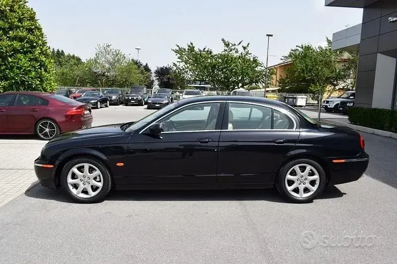 Usata Jaguar S-Type Executive 207 CV (152 kW) 2005 Nero Berlina