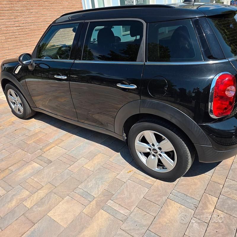 Usata Mini One D 90 CV (66 kW) 2015 Nero Utilitaria