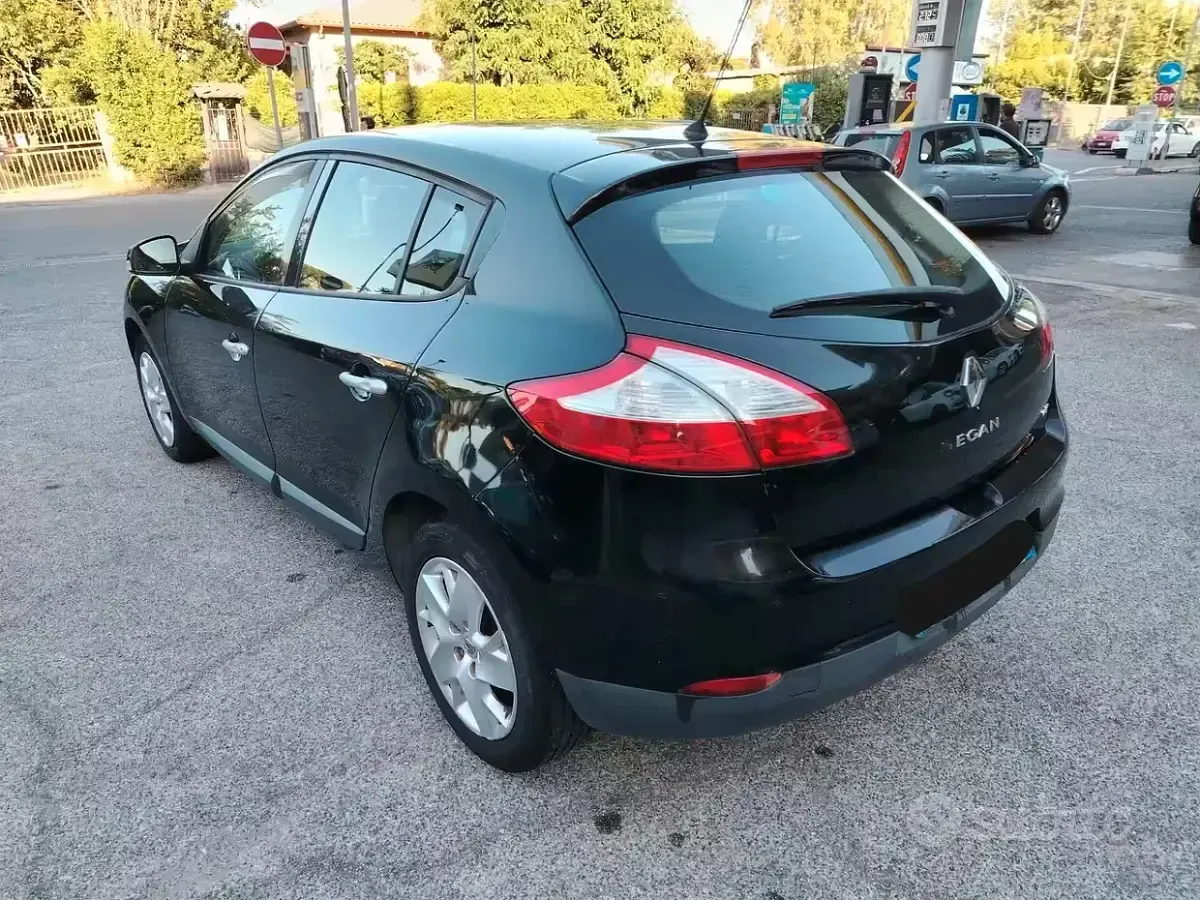 Usata Renault Mégane III 110 CV (80 kW) 2011 Nero Berlina