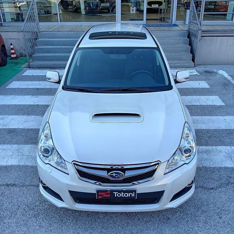 Usata Subaru Legacy Sport 150 CV (110 kW) 2010 Bianco Station wagon