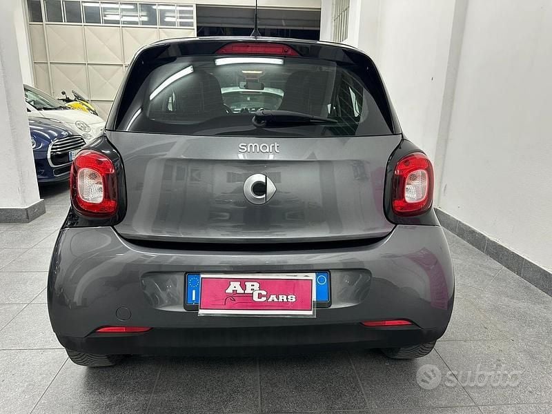 Usata Smart ForFour Prime 71 CV (52 kW) 2016 Grigio Utilitaria