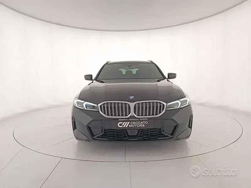 Nuova BMW 318 M Sport 150 CV (110 kW) 2025 Black sapphire metallizzato Station wagon