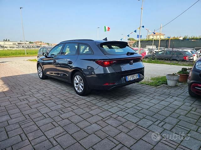 Occasion Seat Leon Business 131 ch (96 kW) 2022 Gris Break