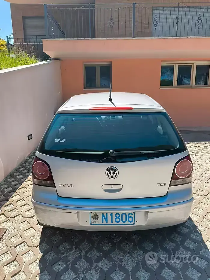Usata VW Polo Highline 75 CV (55 kW) 2006 Grigio Utilitaria