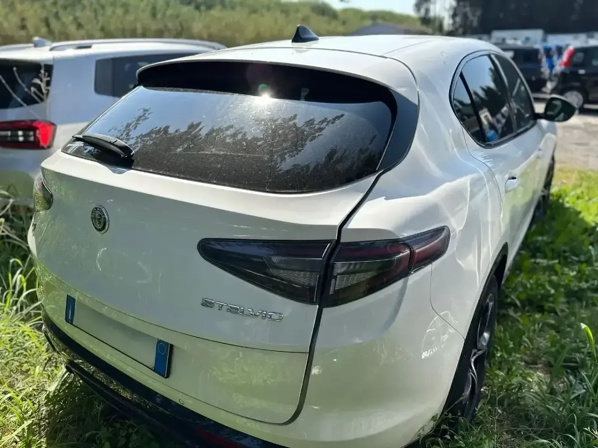 Usata Alfa Romeo Stelvio Veloce 210 CV (154 kW) 2024 Bianco SUV