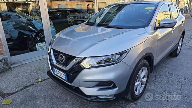 Usata Nissan Qashqai 140 CV (102 kW) 2020 Grigio metallizzato SUV