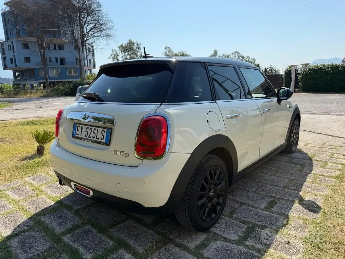 Usata Mini ONE 95 CV (69 kW) 2015 Beige Utilitaria