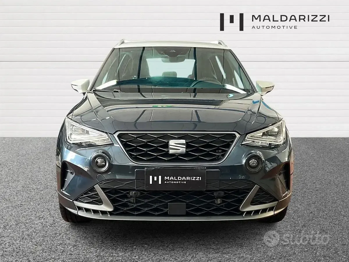 Begagnad Seat Arona FR 95 HK (69 kW) 2023 Grå SUV