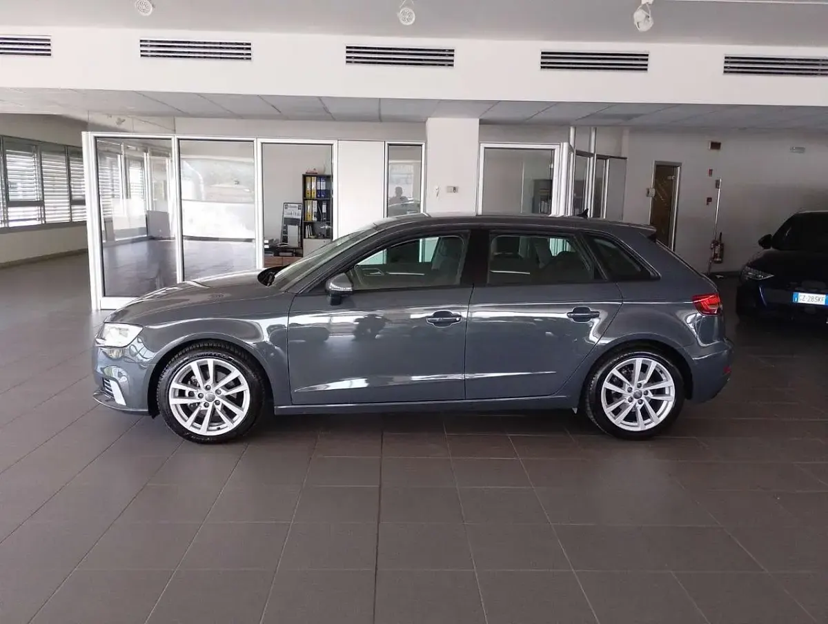 Usata Audi A3 Sport 116 CV (85 kW) 2018 Grigio Berlina
