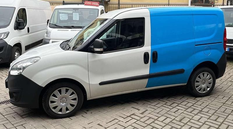 Usata Opel Combo 105 CV (77 kW) 2017 Bianco Monovolume