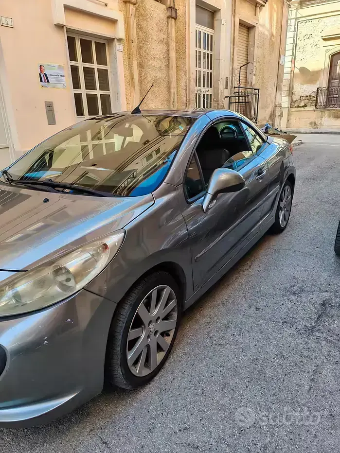 Usata Peugeot 207 CC 110 CV (80 kW) 2009 Grigio Cabrio