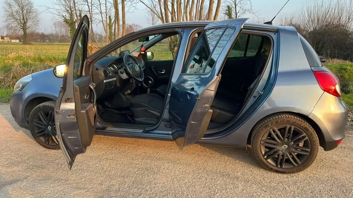 Usata Renault Clio II 101 CV (74 kW) 2010 Berlina