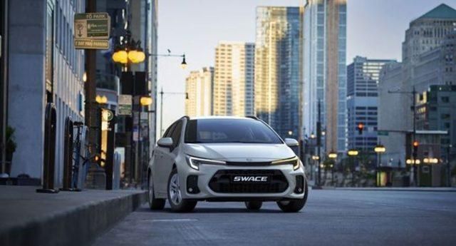 Usata Suzuki Swace 98 CV (72 kW) 2023 Bianco Station wagon