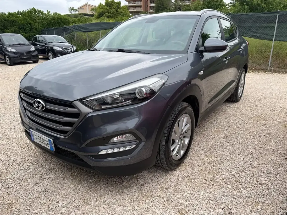 Käytetty Hyundai Tucson Xpossible 141 HP (103 kW) 2018 Harmaa Katumaasturi