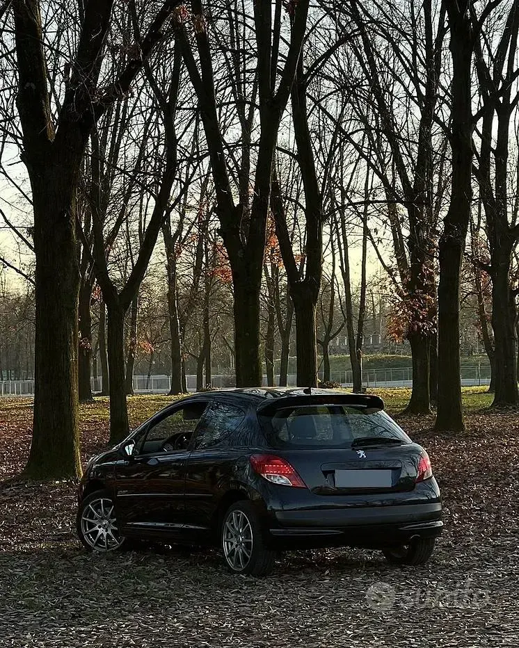 Usata Peugeot 207 120 CV (88 kW) 2009 Nero Utilitaria