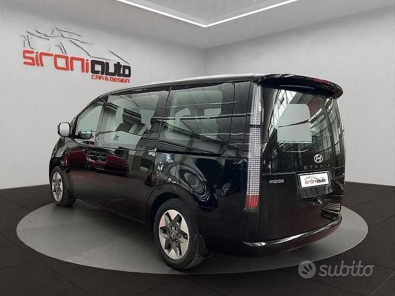 Usata Hyundai Staria 177 CV (130 kW) 2023 Nero Monovolume