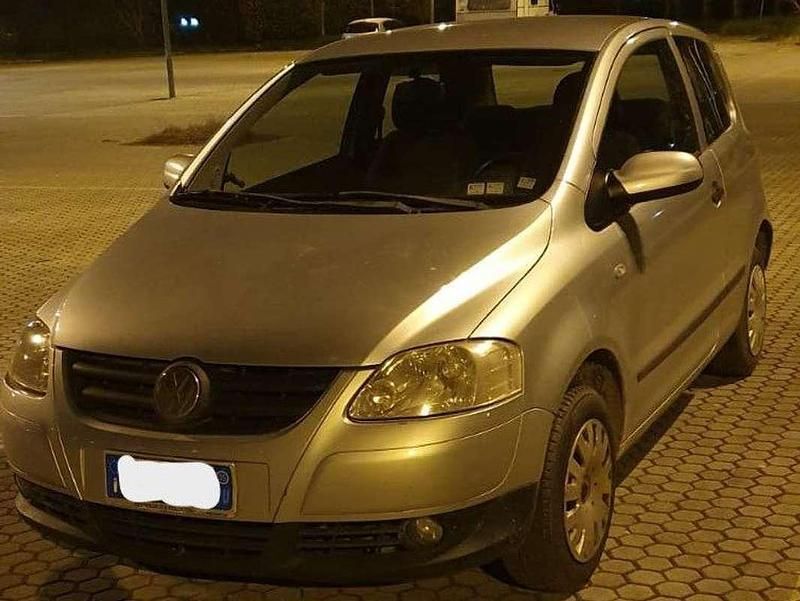 Grigio Usata 2005 VW Fox Due volumi | 2650 € (Buon prezzo) - Immagine 1/3