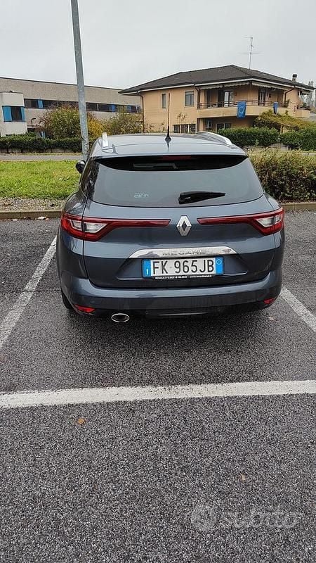 Usata Renault Mégane GrandTour 110 CV (80 kW) 2017 Blu Station wagon