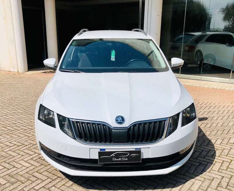 Usata Skoda Octavia Executive 116 CV (85 kW) 2018 Bianco Station wagon