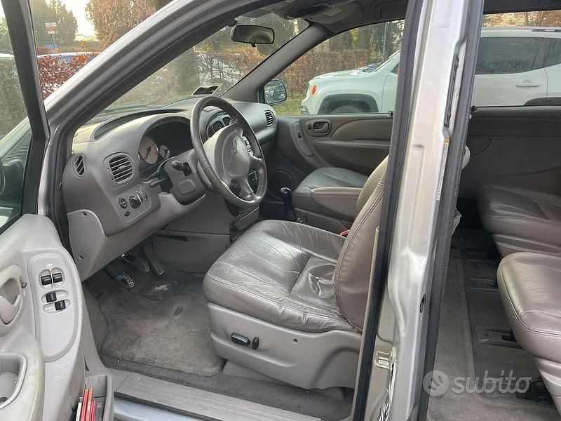 Usata Chrysler Grand Voyager 2003 Grigio Monovolume