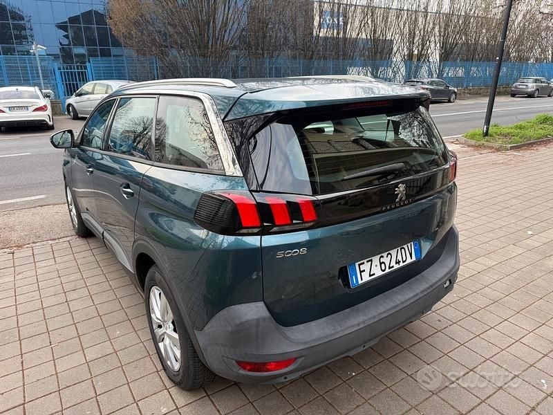 Usata Peugeot 5008 Business-Line 131 CV (96 kW) 2019 Verde SUV