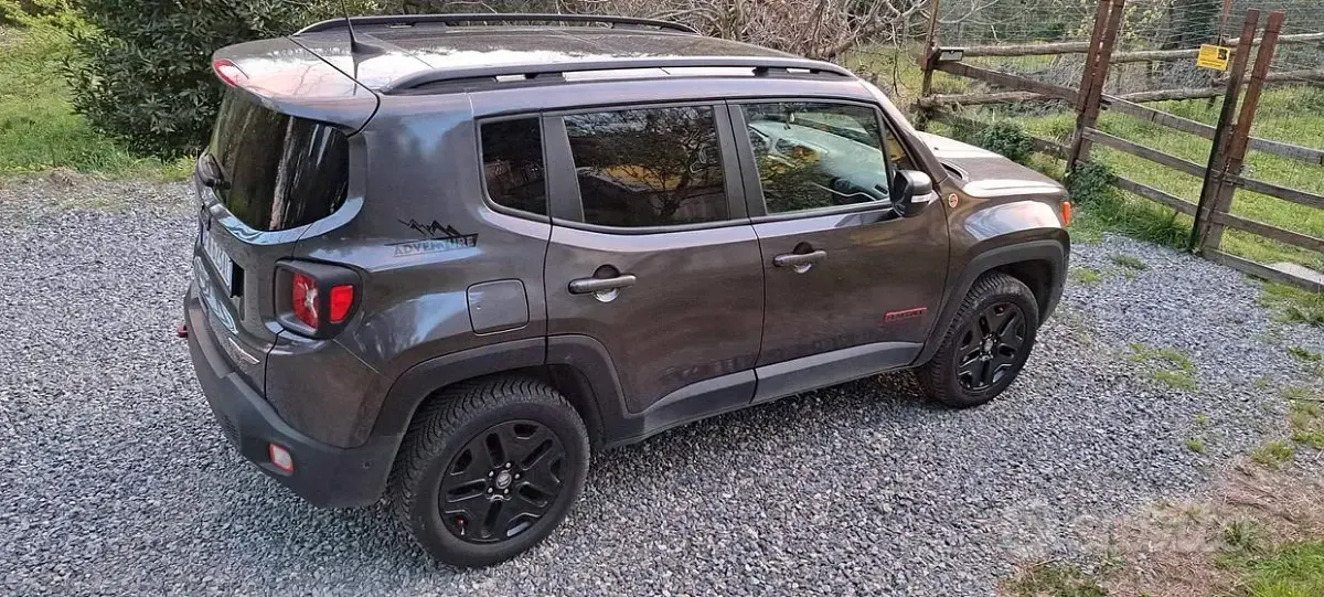 Usata Jeep Renegade Trailhawk 170 CV (125 kW) 2018 Grigio SUV