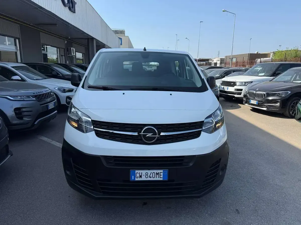 Usata Opel Vivaro 120 CV (88 kW) 2022 Bianco Monovolume