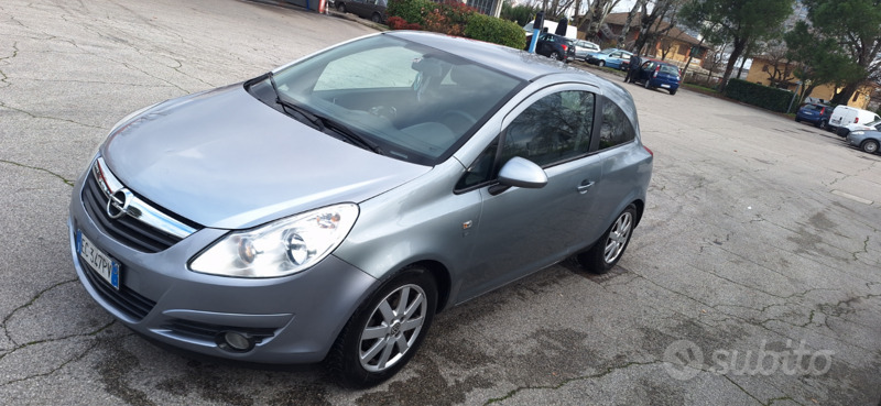 Usato 2010 Opel Corsa 1.2 Diesel 95 CV (2.000 €)