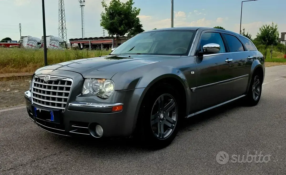 Usata Chrysler 300C Touring 218 CV (160 kW) 2006 Grigio Station wagon