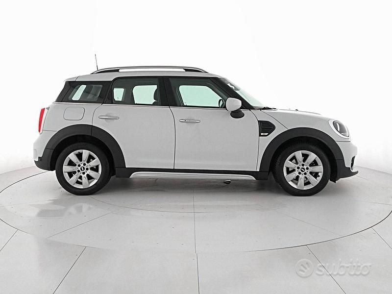 Usata Mini One D Countryman 116 CV (85 kW) 2020 Light white SUV