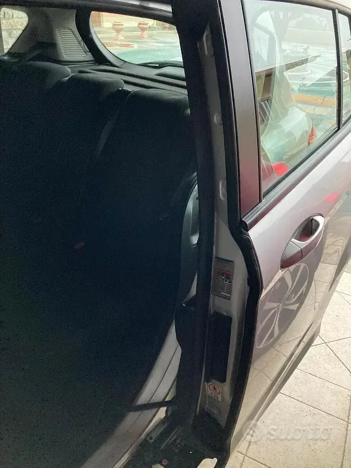 Usata Ford B-MAX 100 CV (73 kW) 2013 Grigio Monovolume