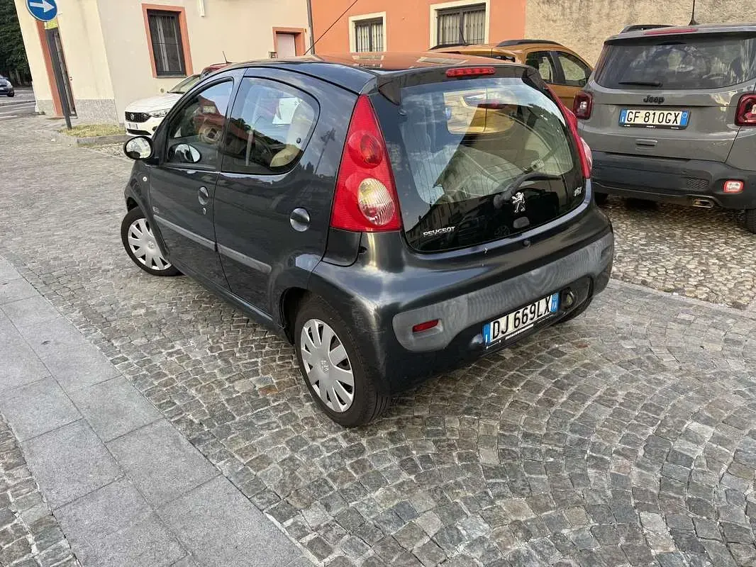Usata Peugeot 107 68 CV (50 kW) 2007 Utilitaria