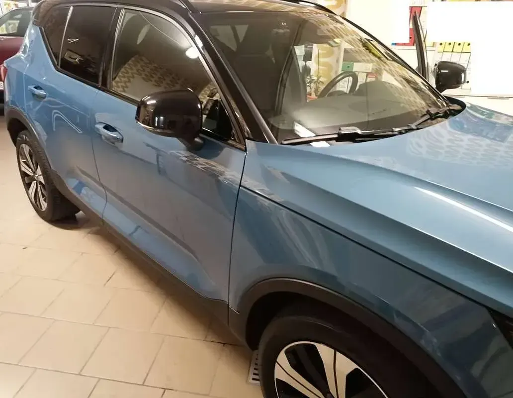 Usata Volvo XC40 Plus 183 kW (249 CV) 2023 Blu/azzurro SUV