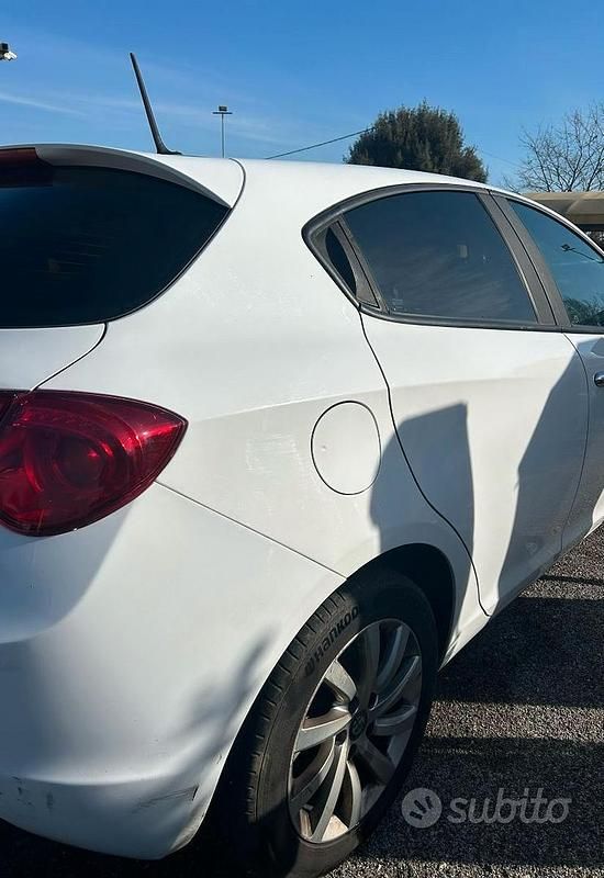 Usata Alfa Romeo Giulietta 120 CV (88 kW) 2016 Bianco Berlina