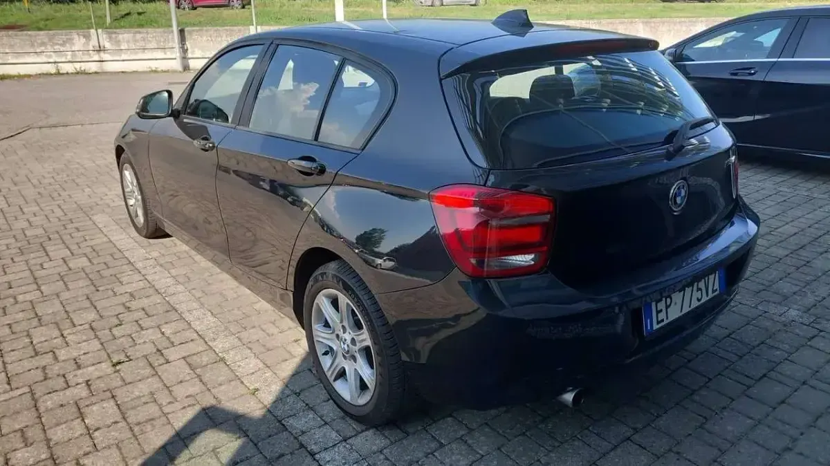 Usata BMW 118 Sport Line 143 CV (105 kW) 2013 Nero Utilitaria