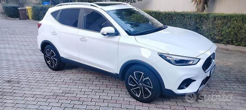 Usata MG ZS Luxury 111 CV (81 kW) 2023 Bianco SUV