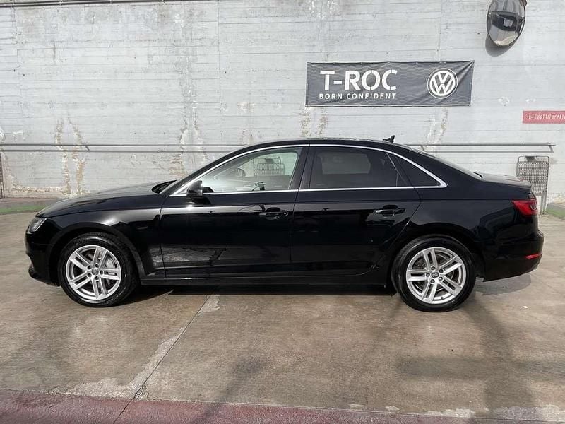 Usata Audi A4 Business 190 CV (139 kW) 2016 Rosso Berlina