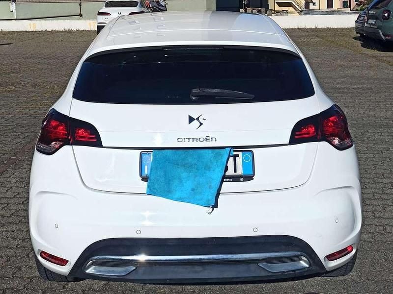 Usata Citroën DS4 So Chic 114 CV (83 kW) 2014 Nero Utilitaria