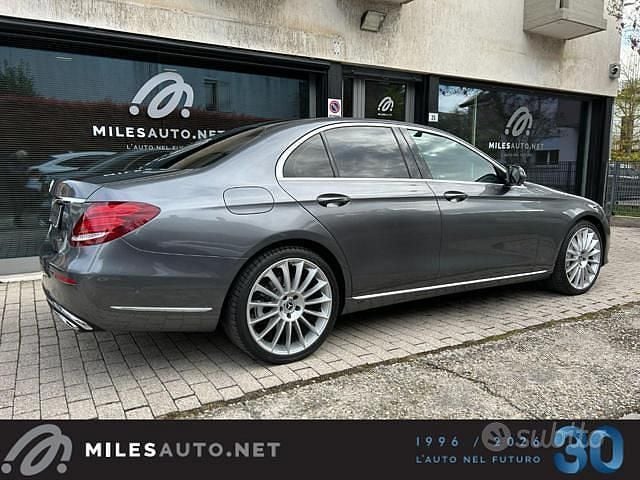 Gebraucht Mercedes E350 Premium 258 PS (189 kW) 2016 Grau Limousine
