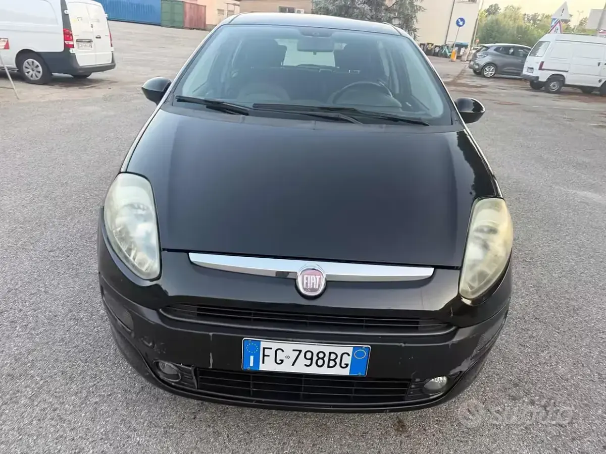 Usata Fiat Punto Evo Dynamic 69 CV (50 kW) 2016 Nero Utilitaria