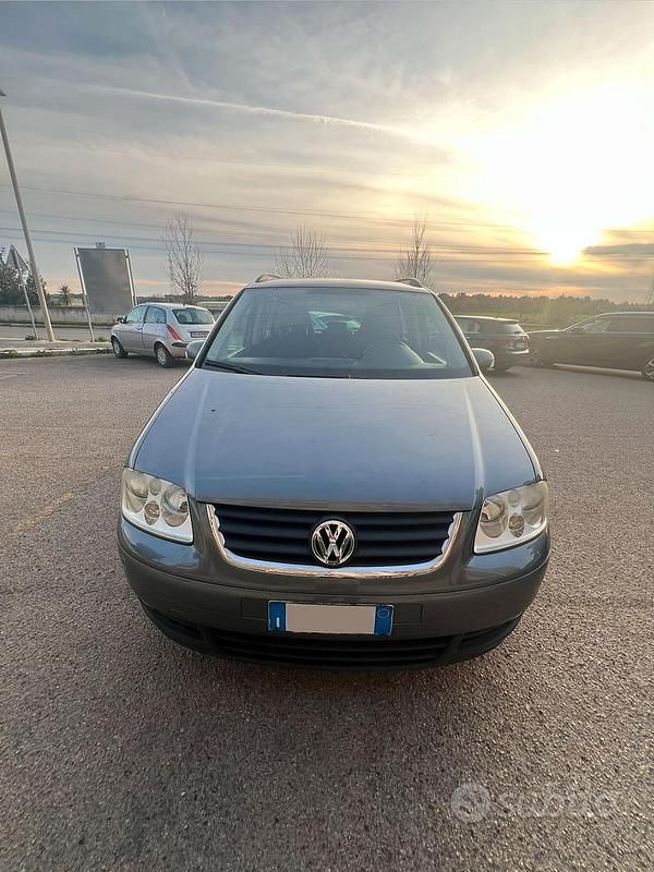 Usata VW Touran 105 CV (77 kW) 2006 Grigio Monovolume