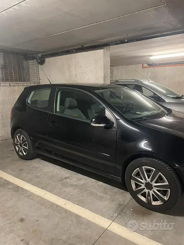 Usata VW Golf V Goal 102 CV (75 kW) 2006 Nero Utilitaria
