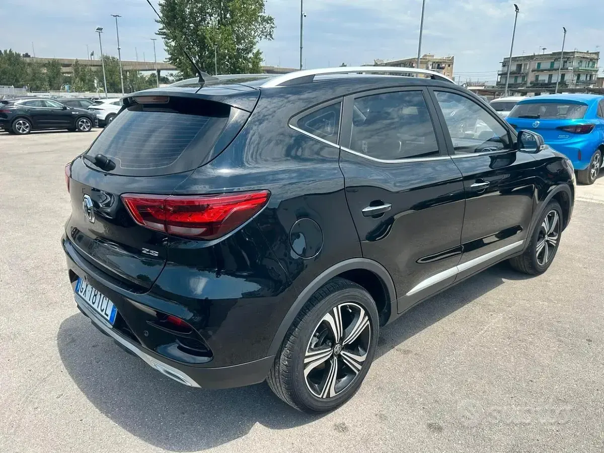 Usata MG ZS Comfort 106 CV (77 kW) 2024 Nero SUV